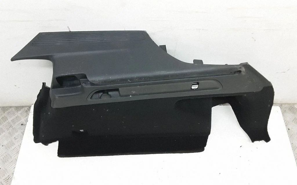 Trunk/boot lower side trim panel – Mercedes-Benz GLC-Class C253 (2016-)