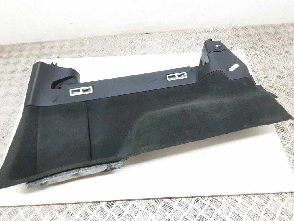 Trunk/boot lower side trim panel 39882885