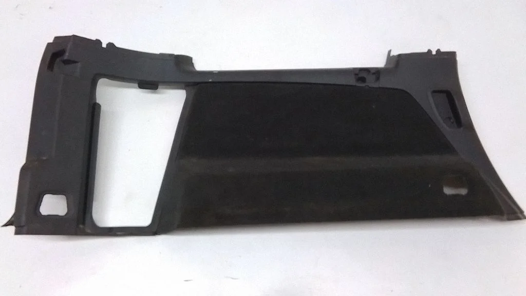 Dolny panel boczny bagażnika 39861646