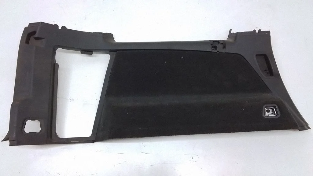 Dolny panel boczny bagażnika 39898364