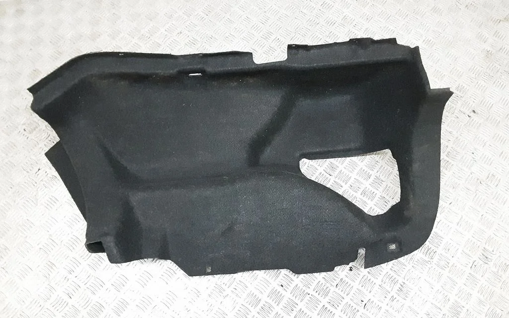 Dolny panel boczny bagażnika 39582003