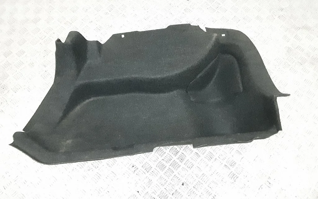 Dolny panel boczny bagażnika 39582023