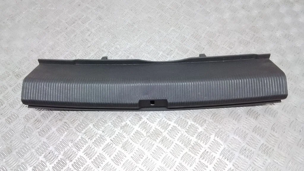 Pagasiruumi läve kaitseviimistlus – Volkswagen Passat CC (2008-2016)