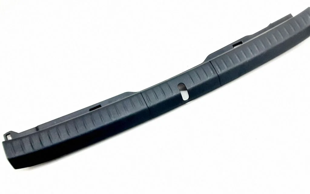 Trunk/boot sill cover protection