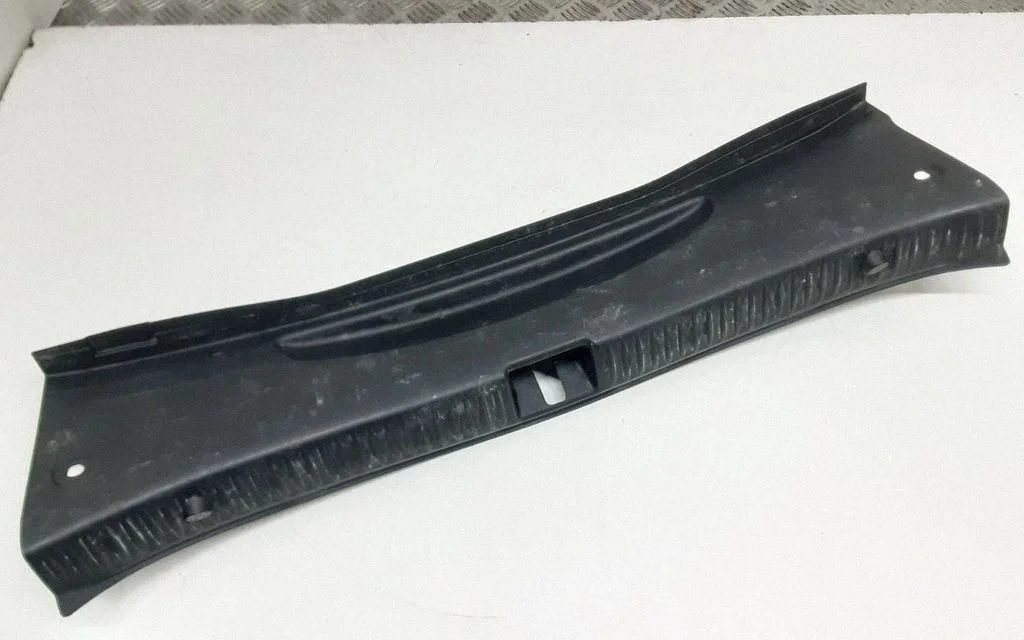 Trunk/boot sill cover protection A2056900341