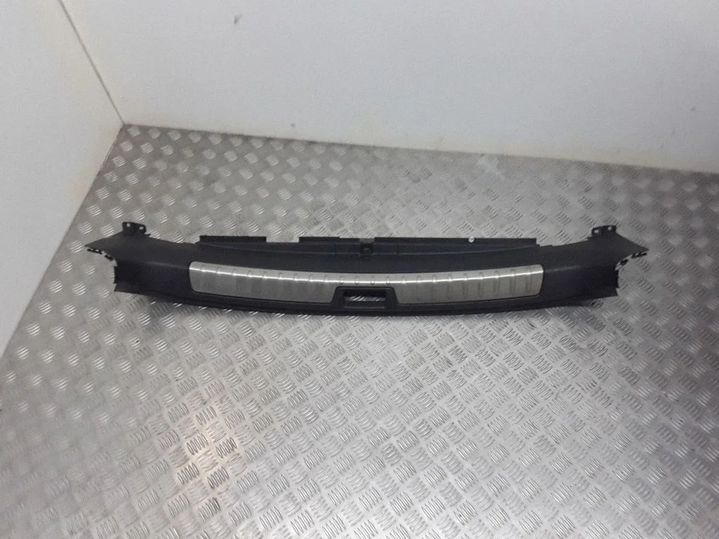 Pagasiruumi läve kaitseviimistlus – BMW X6 E71 (2008-2014)