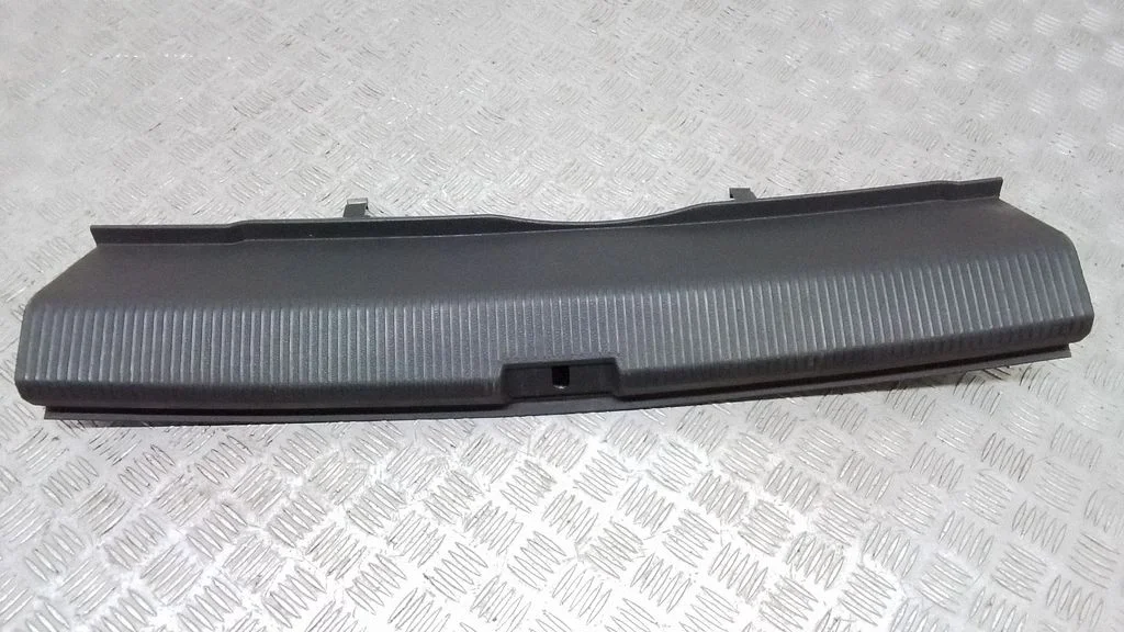 Pagasiruumi läve kaitseviimistlus – Volkswagen Passat CC (2008-2016)