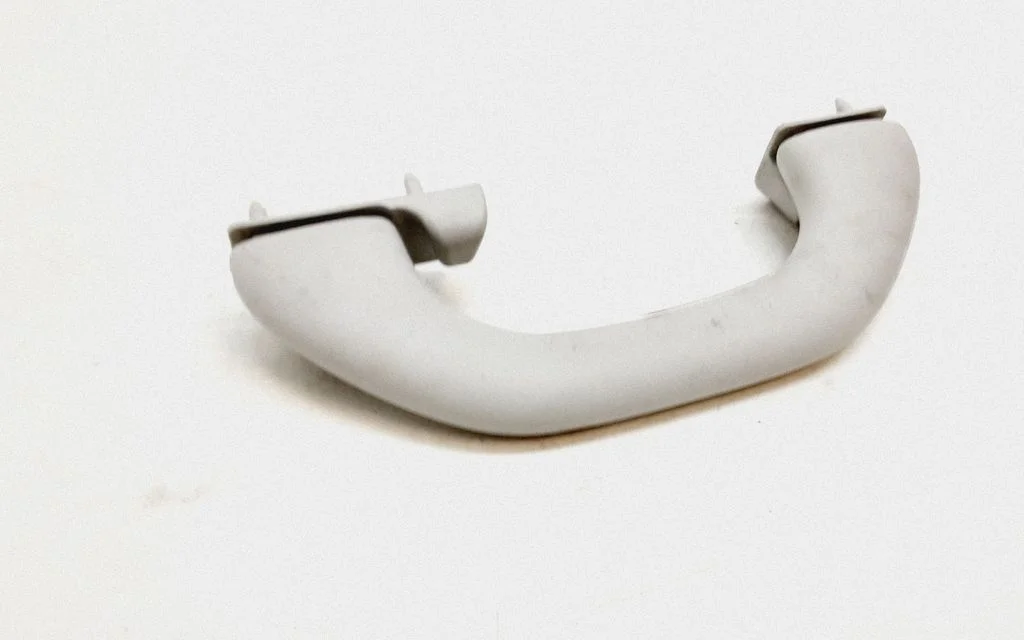 Rear interior roof grab handle 6Y857607