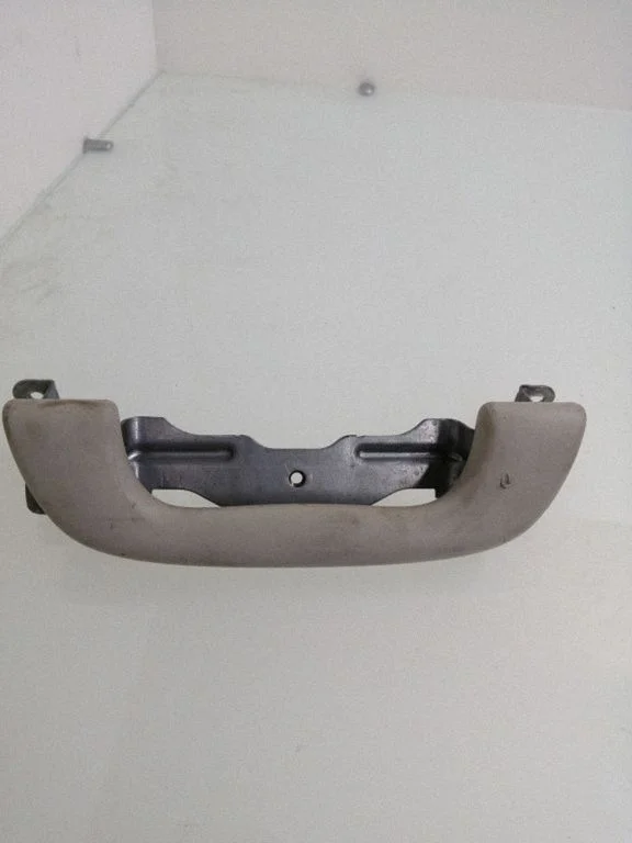 Front interior roof grab handle – Subaru Outback (2009-2014)