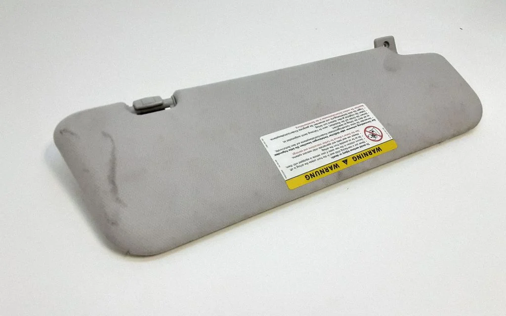 Sun visor