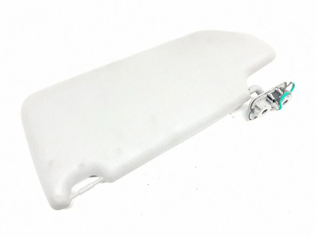 Sun visor – right