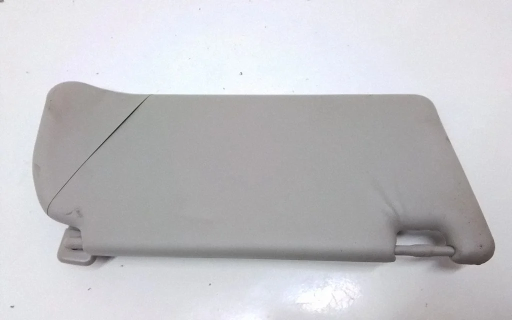 Sun visor – front left