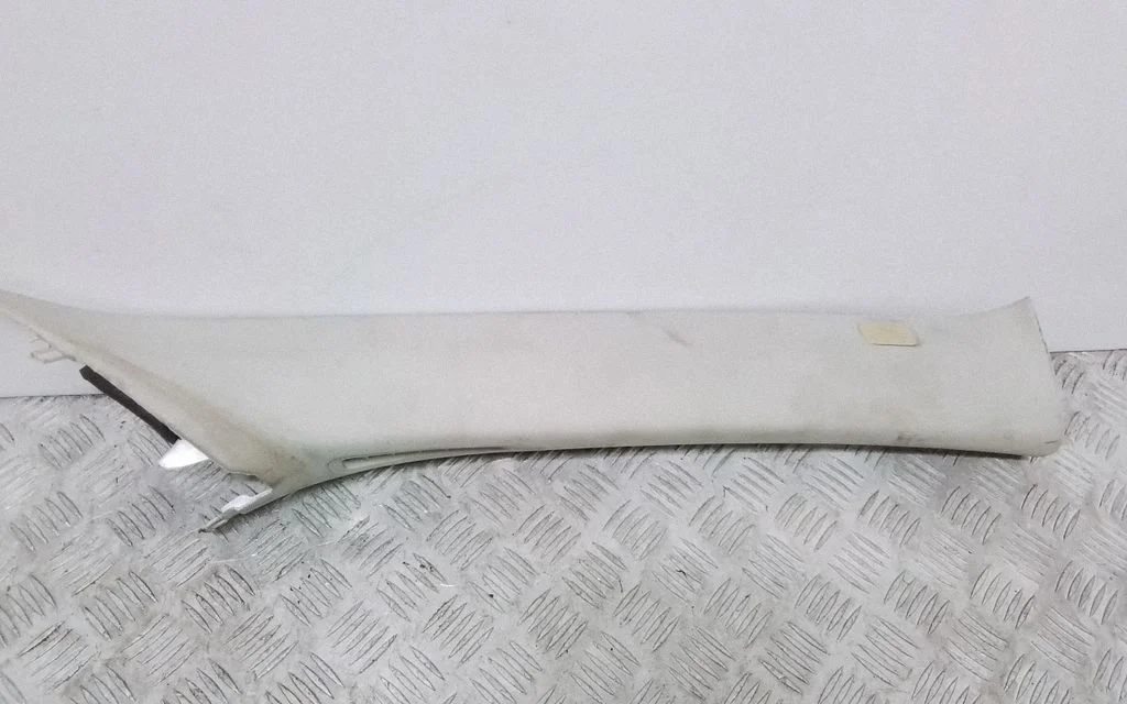 (A) pillar trim – Volvo S90, V90 (2016-)