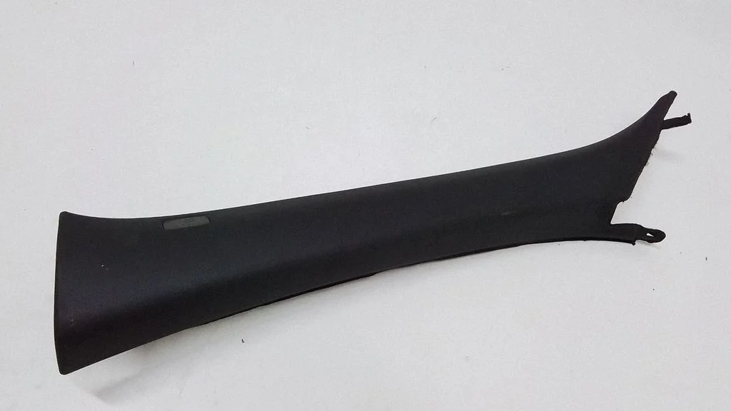 (A) pillar trim – Volvo V60 (2018-)