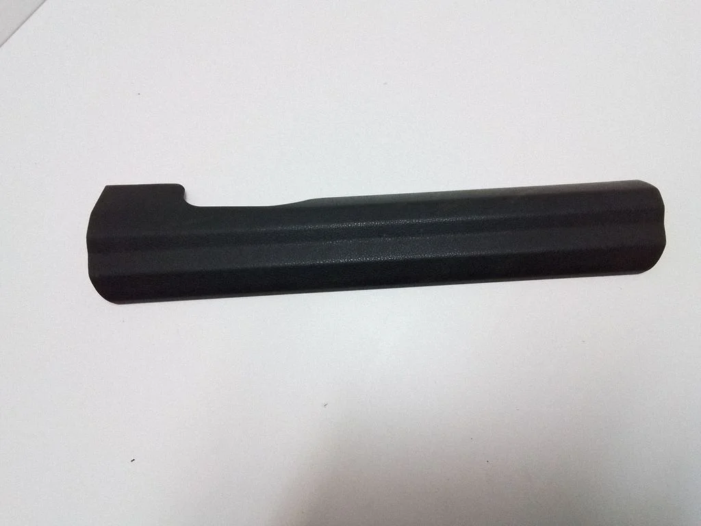 (A) pillar trim 9138916