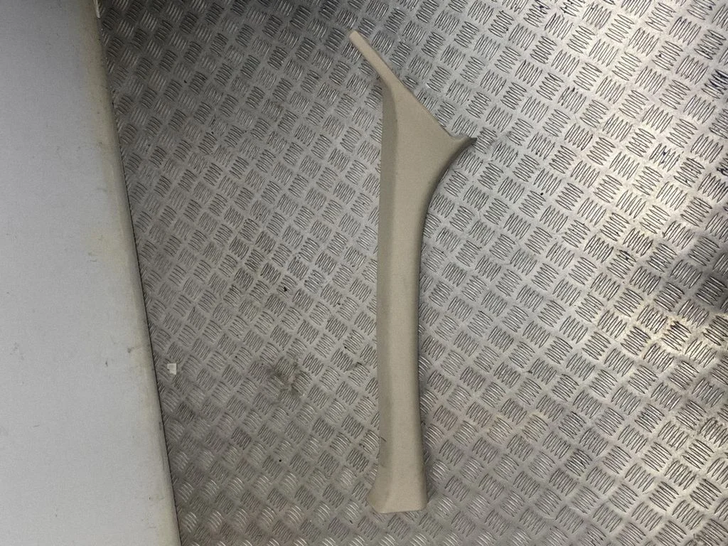 (A) pillar trim – Volvo XC60 (2009-2013)