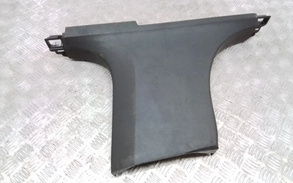 (B) pillar trim (bottom) – Volvo XC90 (2014-)