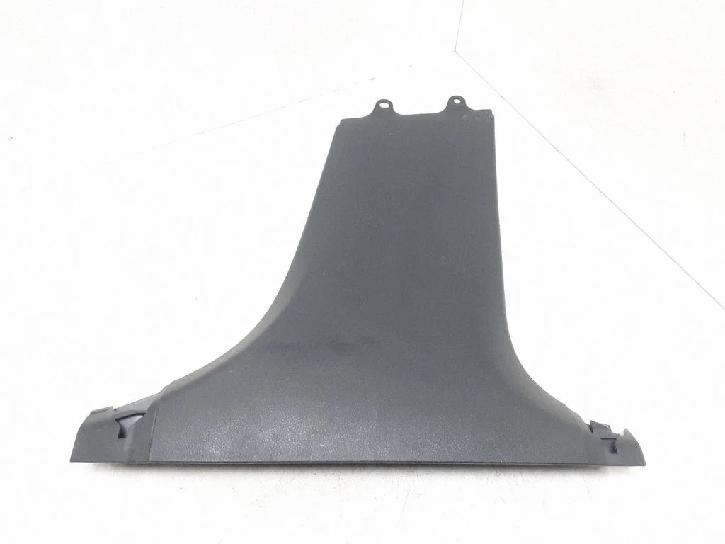 (B) piilari kate (alumine) – Mercedes-Benz C-klass W205 (2014-2021)