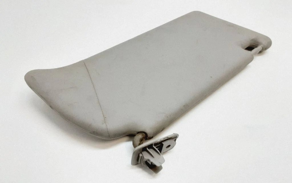Sun visor