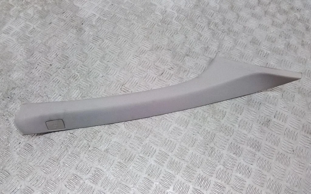 (A) pillar trim – Volvo XC60 (2017-)