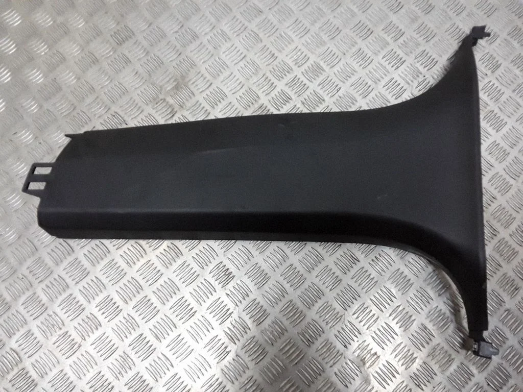 (B) pillar trim (bottom) – BMW X5 F15 (2013-2017)