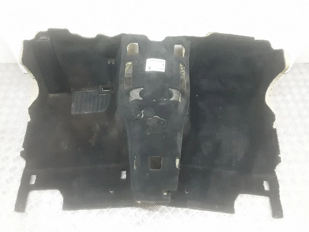 Front floor carpet liner 7217824