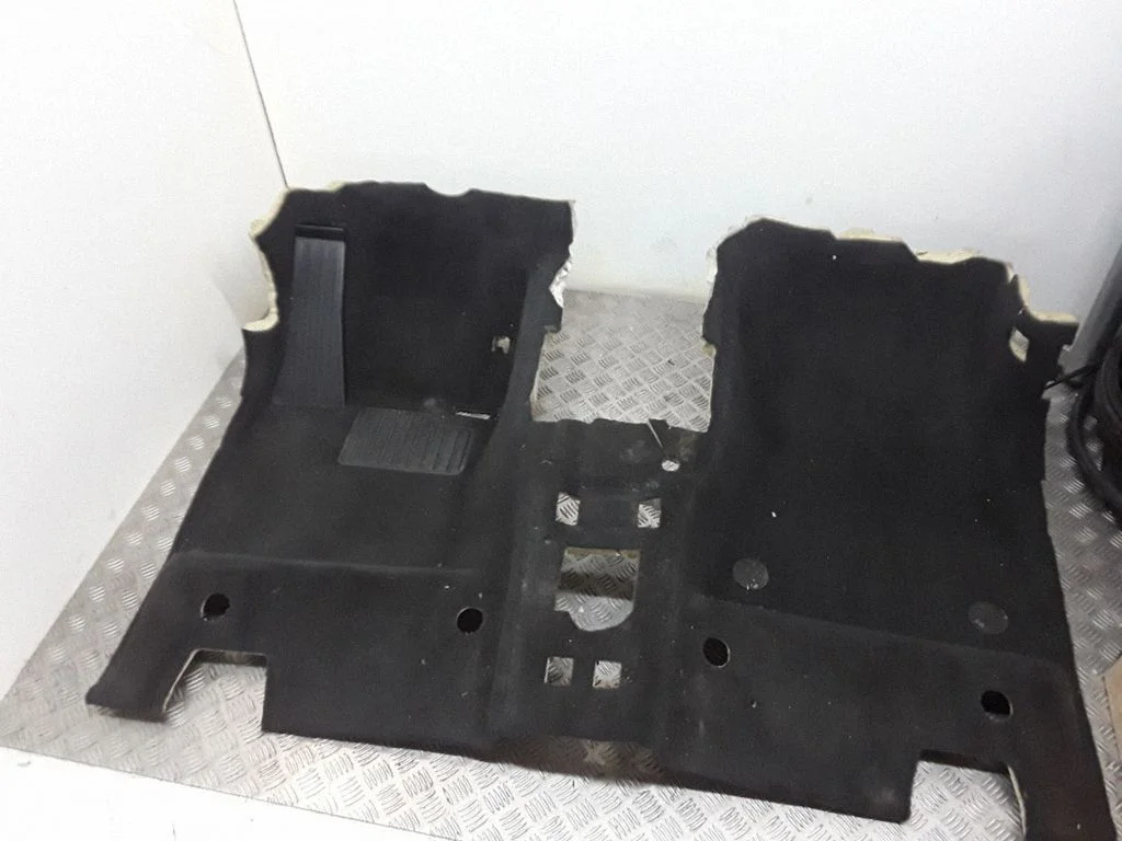 Front floor carpet liner 732634412