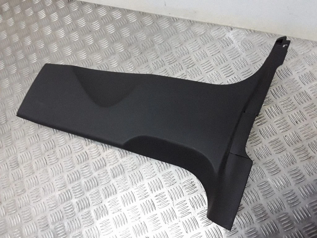 (B) piilari kate (alumine) – Audi Q5 SQ5 8R (2008-2017)