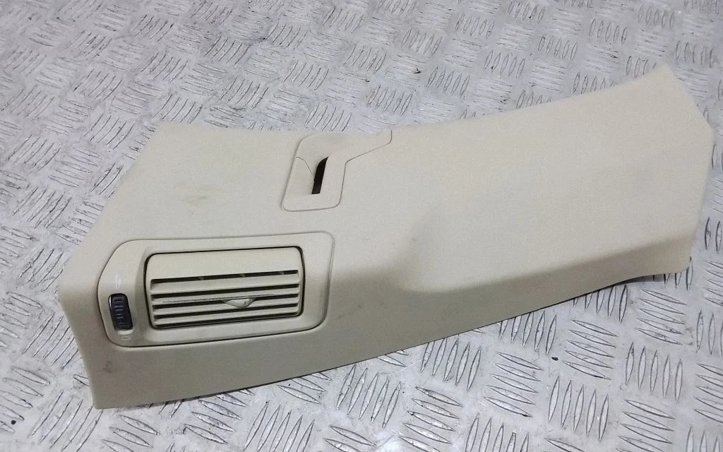 (C) pillar trim – Volvo XC90 (2007-2014)