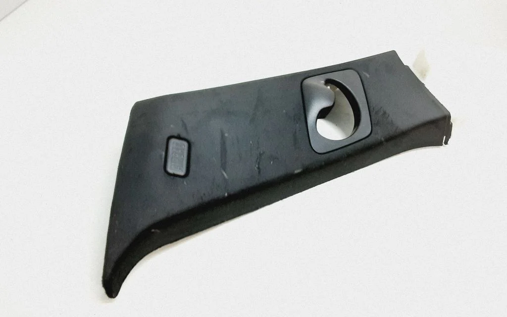 (C) pillar trim – BMW X5 E70 (2006-2013)