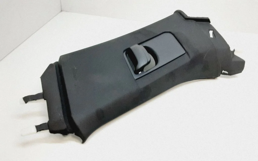 (C) pillar trim – Volvo XC90 (2014-)