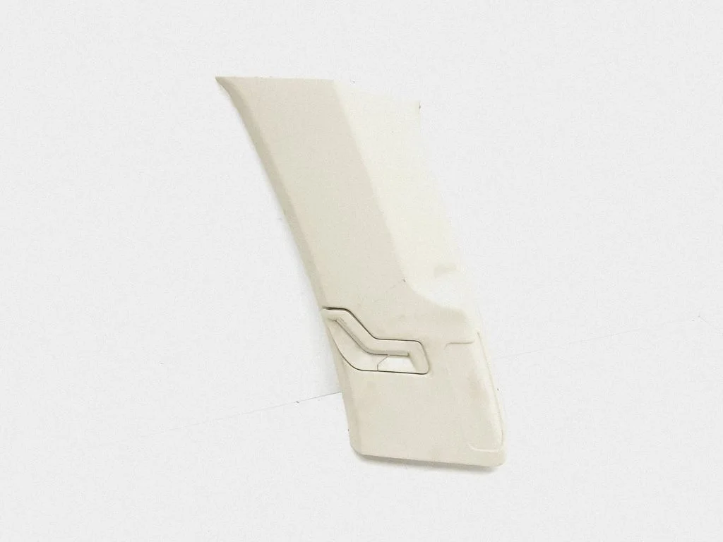 (C) pillar trim – Volvo XC90 (2007-2014)