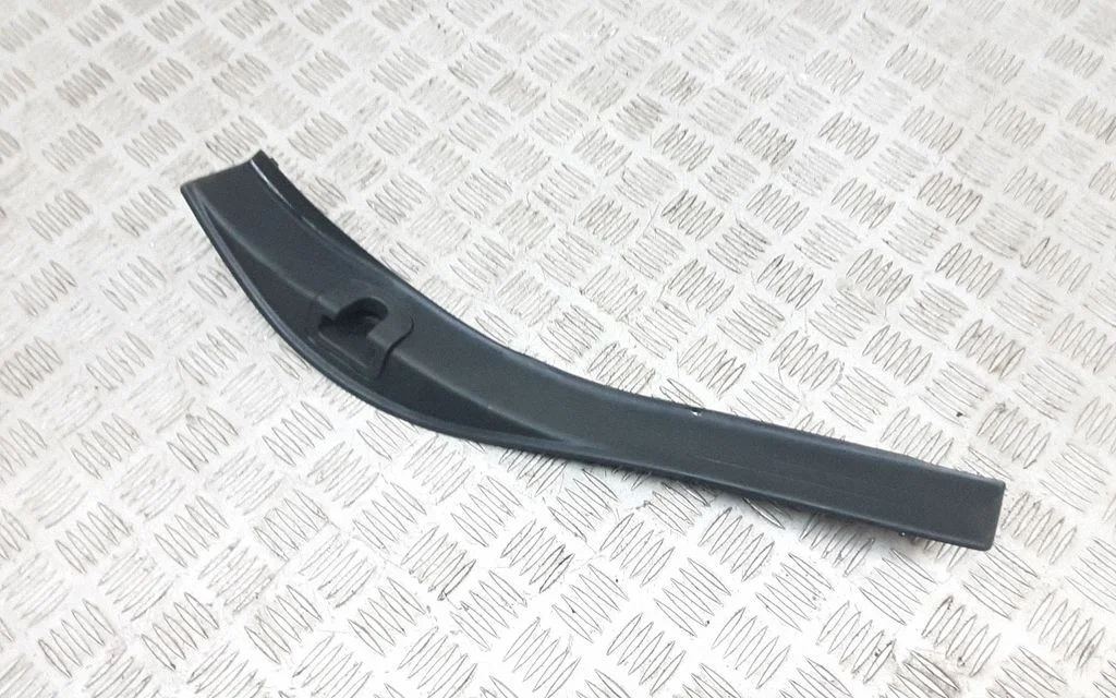 Tagalävise kate (sisemine) 94061AJ06A