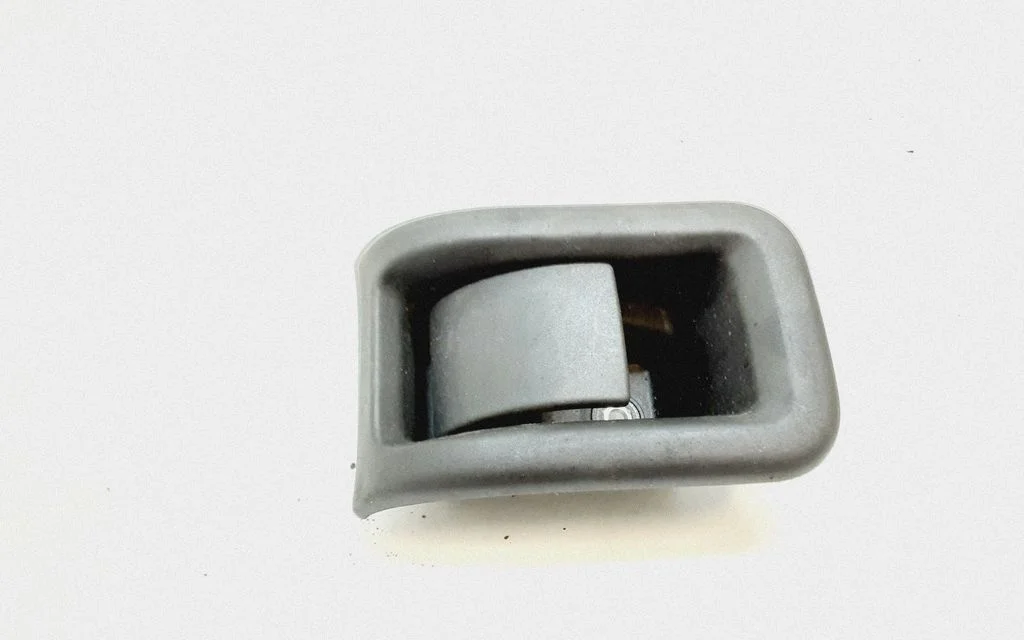 Motora pārsega atvēršanas rokturis 30779851