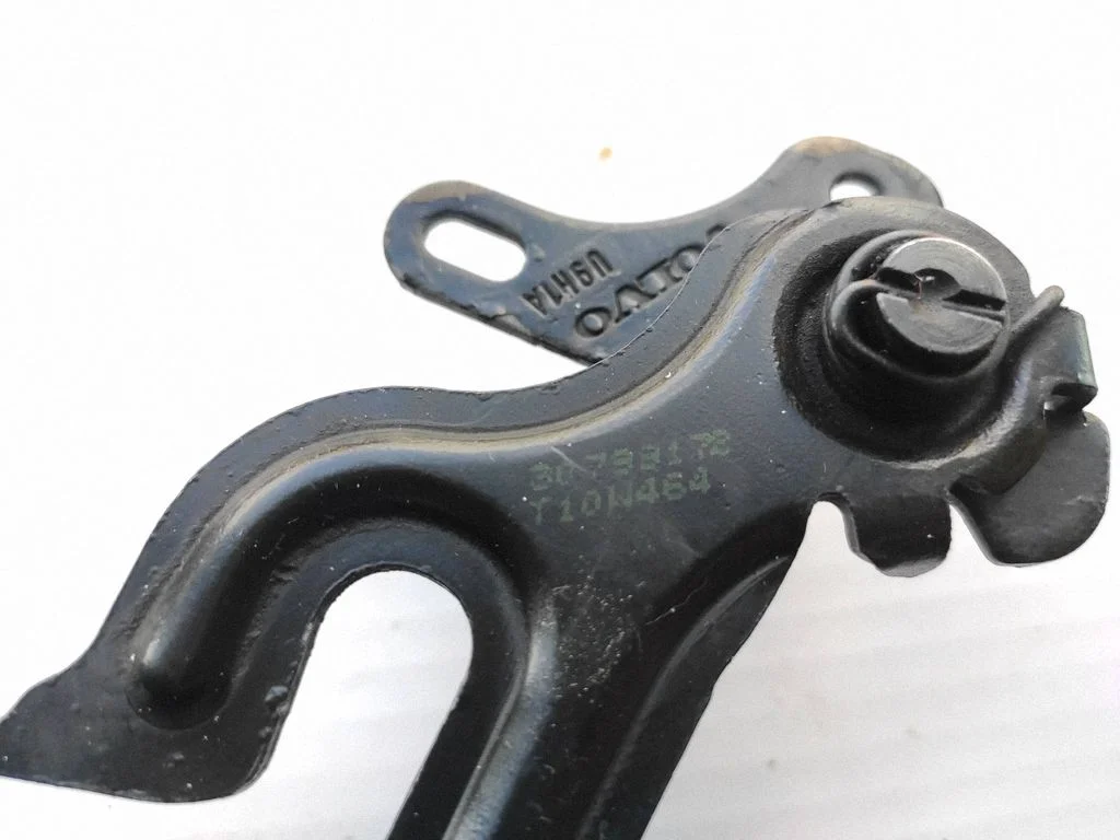 Engine bonnet (hood) release handle U9H1A