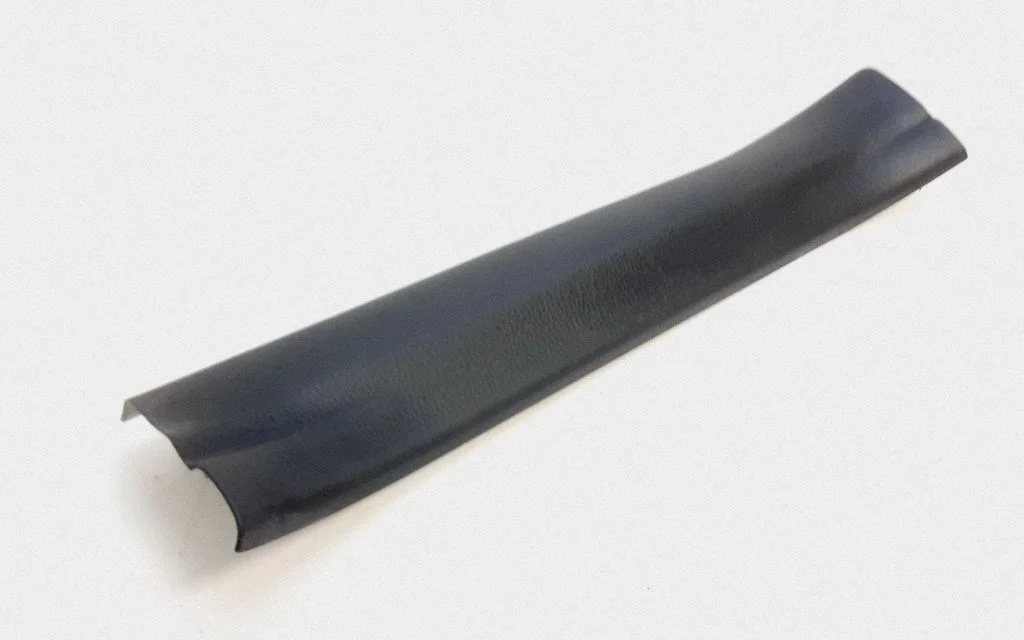 Rear sill trim cover 679180R030