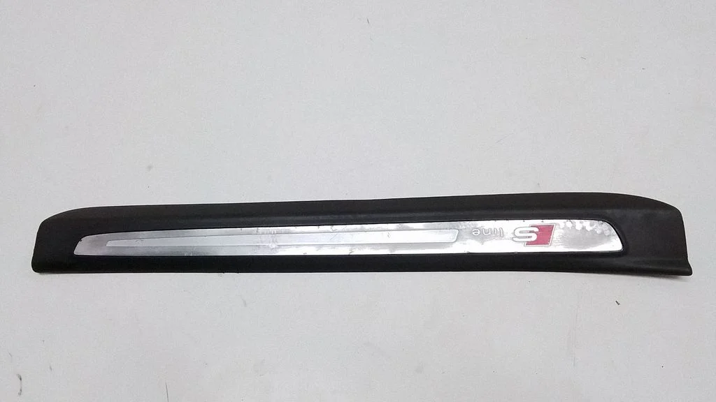 Esilävise kate (sisemine) – Audi Q7 4L (2005-2015)