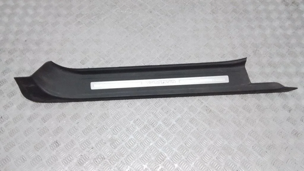 Front sill trim cover 30787317