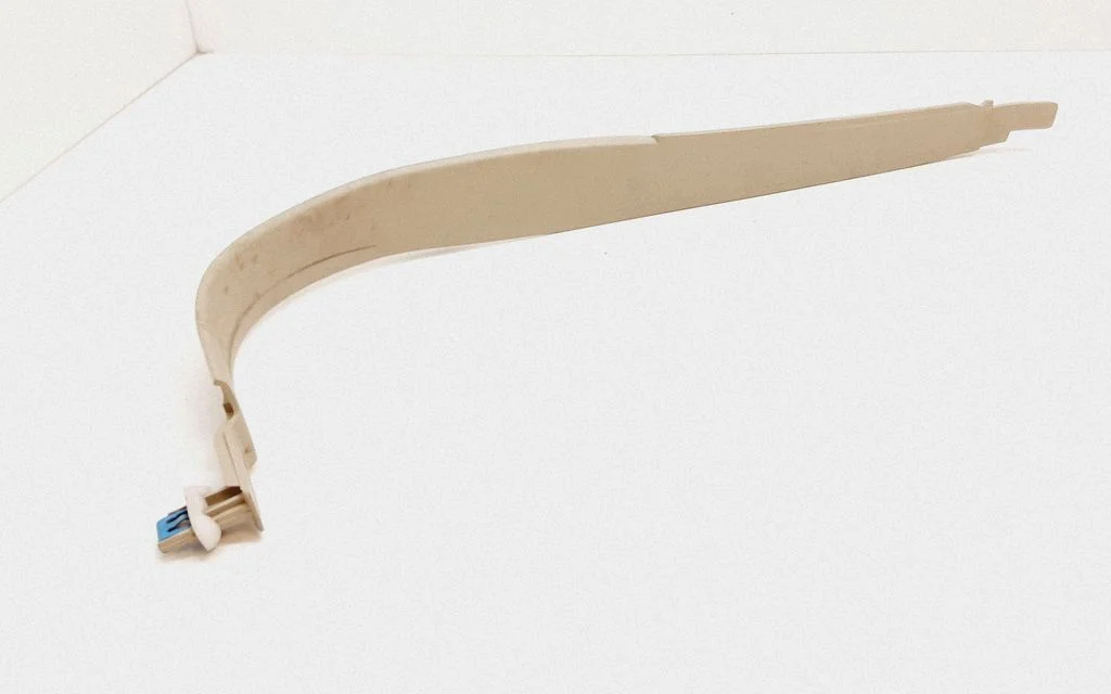 Front sill trim cover 30715888