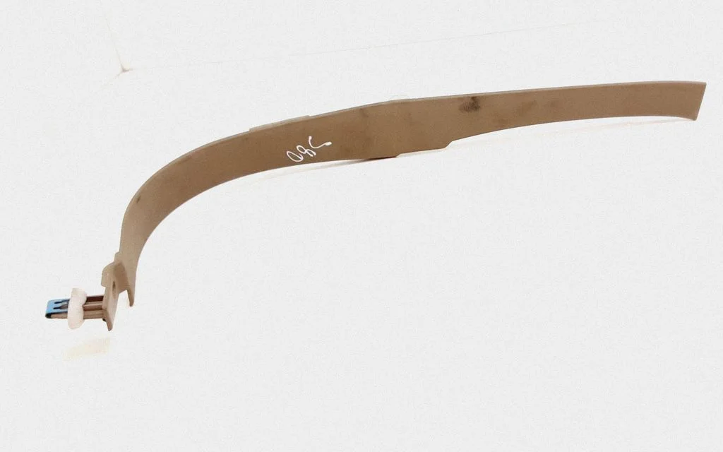 Front sill trim cover – front left