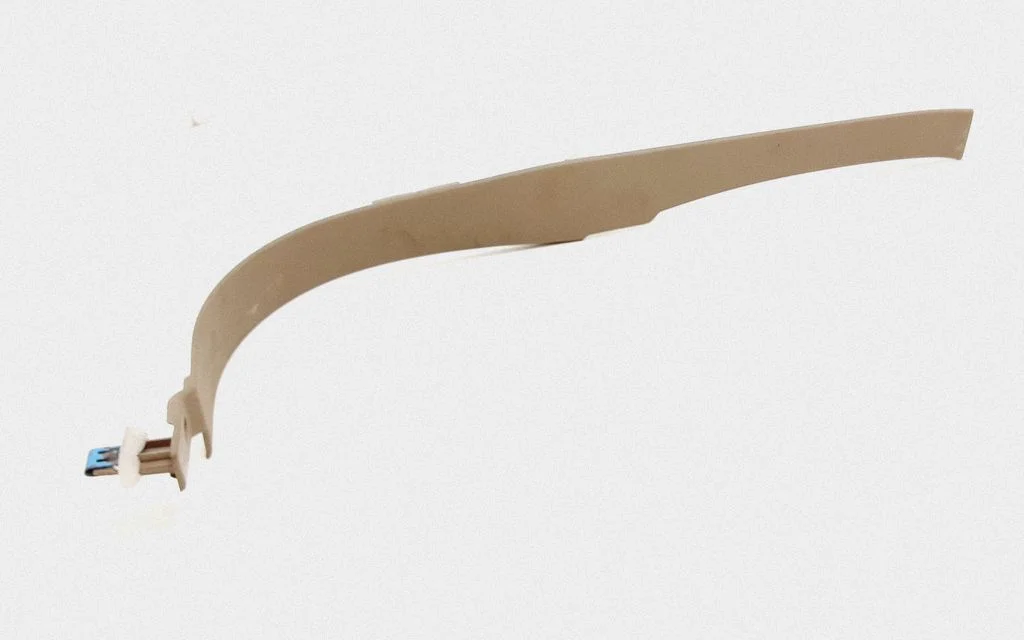 Front sill trim cover – front left