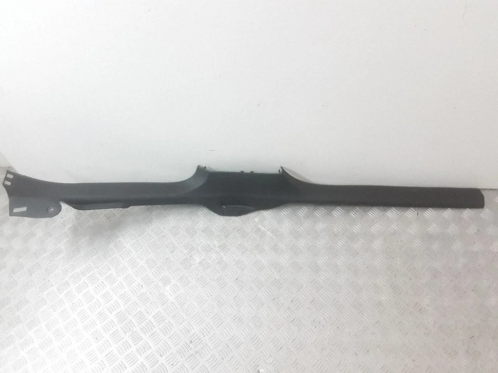 Priekšējā sliekšņa apdare (iekšējā) 561853371C