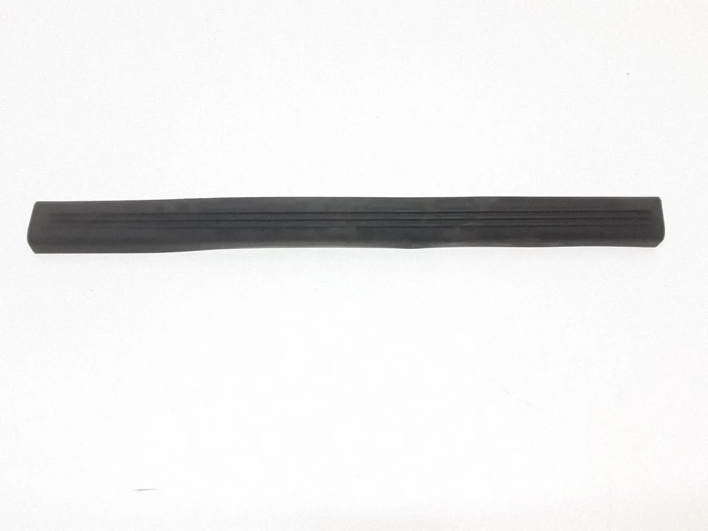 Front sill trim cover 1169321AD