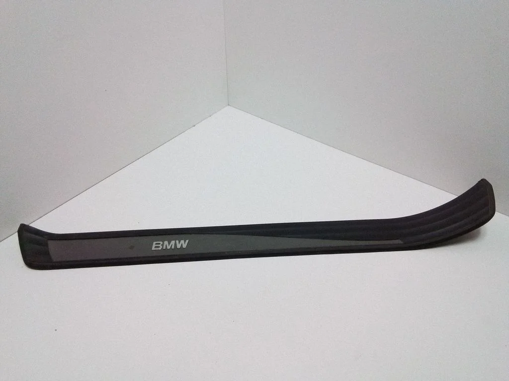 Front sill trim cover – BMW 5 Series E60 E61 (2004-2010)