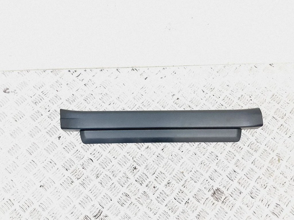 Front sill trim cover