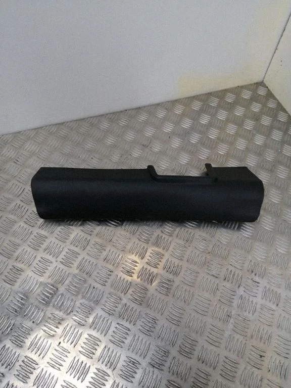 Front sill trim cover