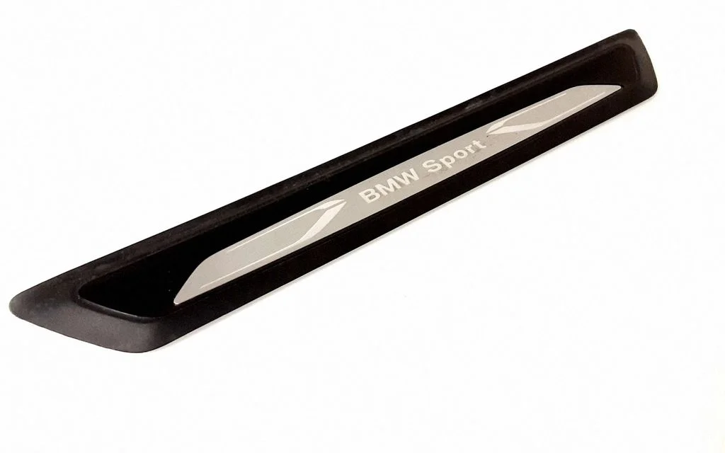Front sill trim cover 7289216