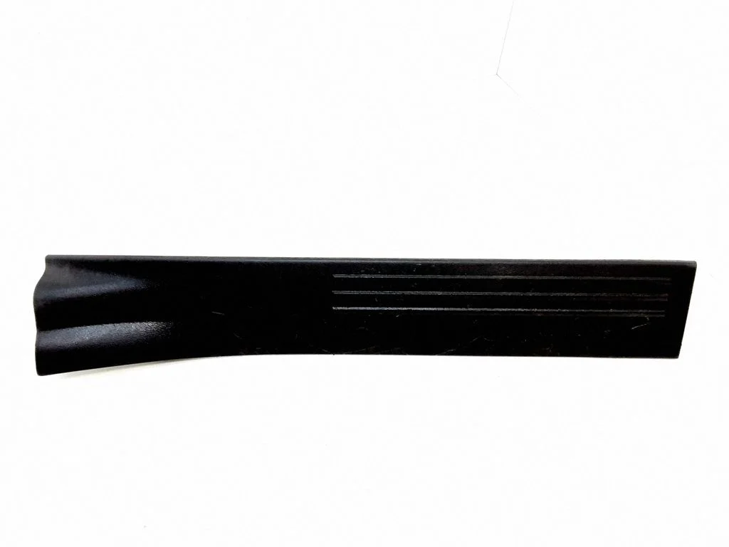 Front sill trim cover P1PF44DX9AA
