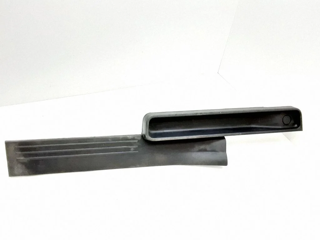 Front sill trim cover 1PF45DX9AA