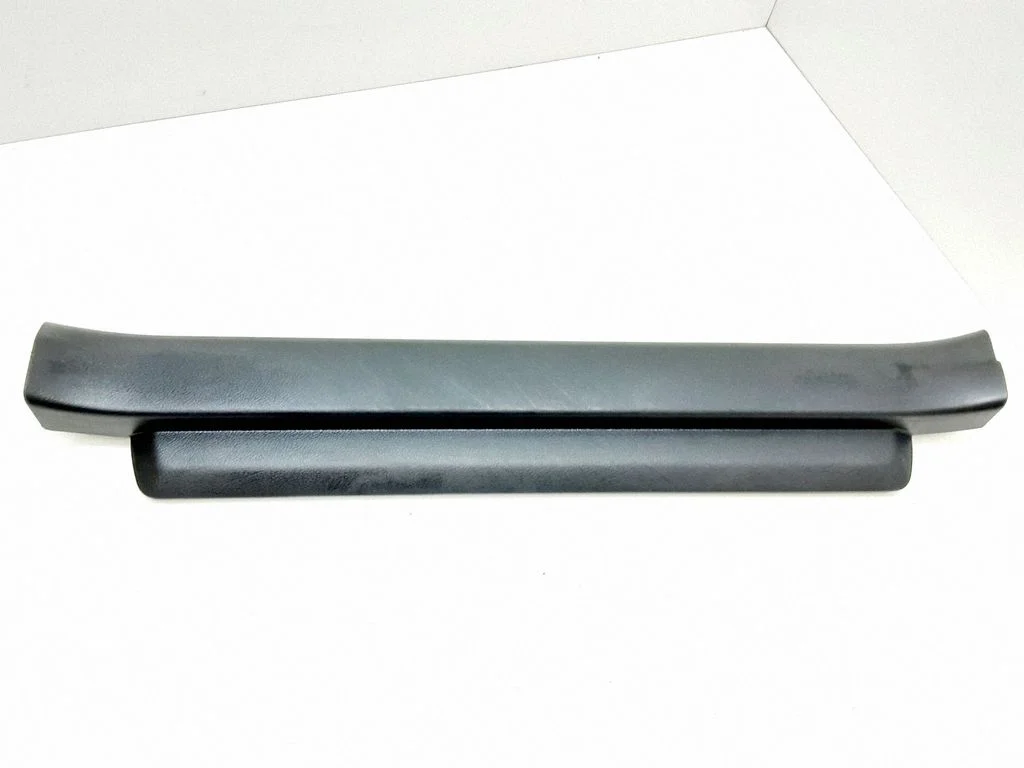 Front sill trim cover